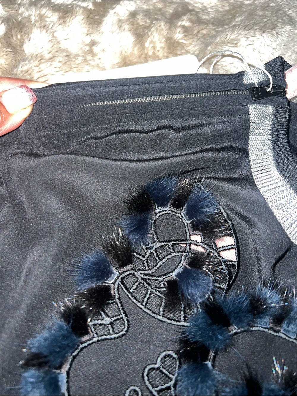 Fendi Black Crewneck lighweight with Embellished teal fur Appliqué - Picture 3 of 7